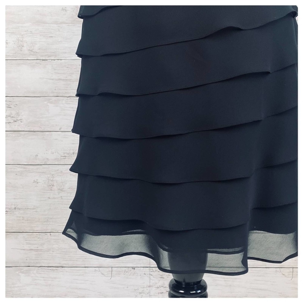 **TAKING DOWN** White House Black Market Big Flower Waterfall Dress - Picture 5 of 10